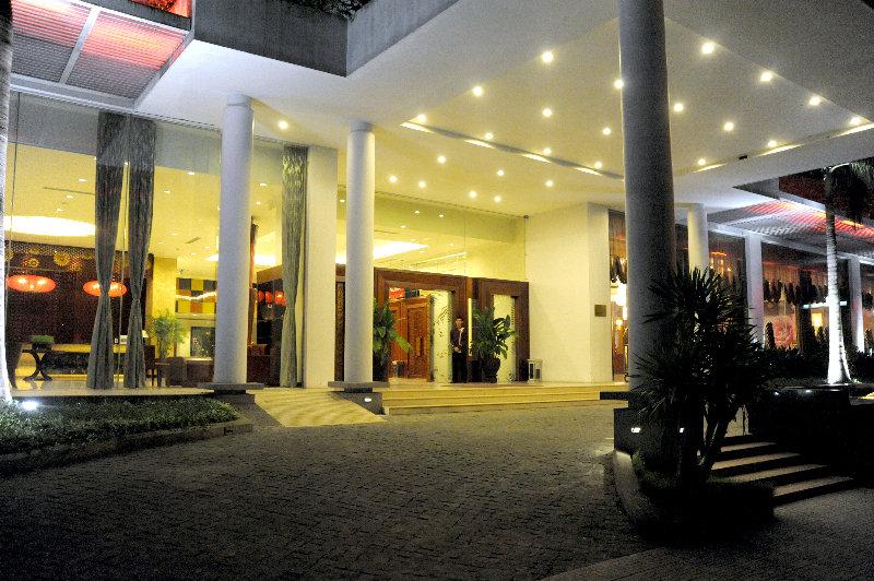 Muong Thanh Holiday Hue Hotel Dış mekan fotoğraf
